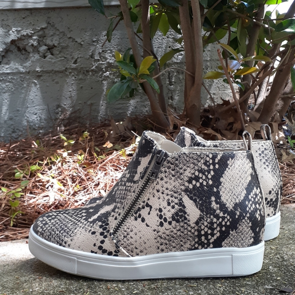 ๐NWOB Time and Tru Snake Wedge Sneakers - Picture 5 of 7